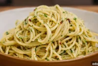 Classic Spaghetti Aglio e Olio Recipe — Garlic Olive Oil Pasta