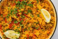 Authentic Spanish Vegetarian Paella Recipe with Saffron & Veggies