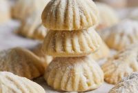 Lebanese Maamoul: Authentic Date-Filled Cookie Recipe