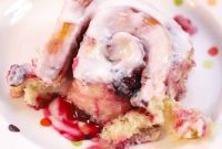 Berry Sweet Rolls with Lemon Glaze: Soft Berries & Zesty Icing
