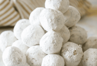 Fluffy Powdered Sugar Donut Holes Recipe