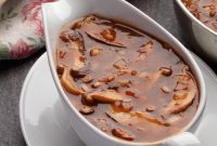 Savory Vegan Mushroom Gravy Recipe for Roasts & Mashed Potatoes