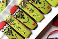 How to Make Festive Grinch Sugar Cookies with Cute Decorations