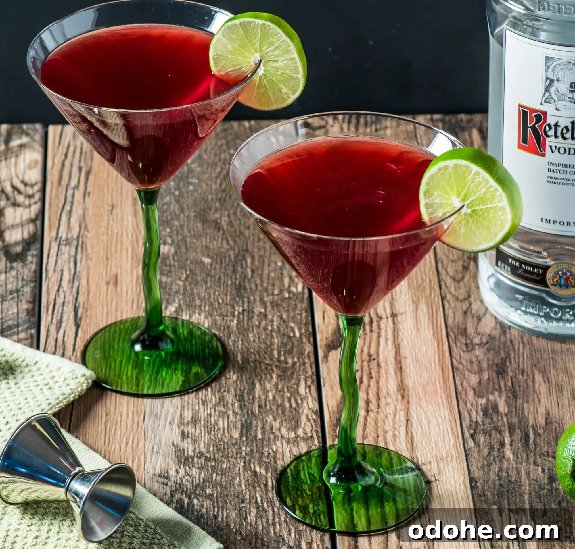 Low-Carb Cosmopolitan Cocktail Recipe: Low-Sugar Vodka Cosmo 2 Low Carb Cosmopolitan