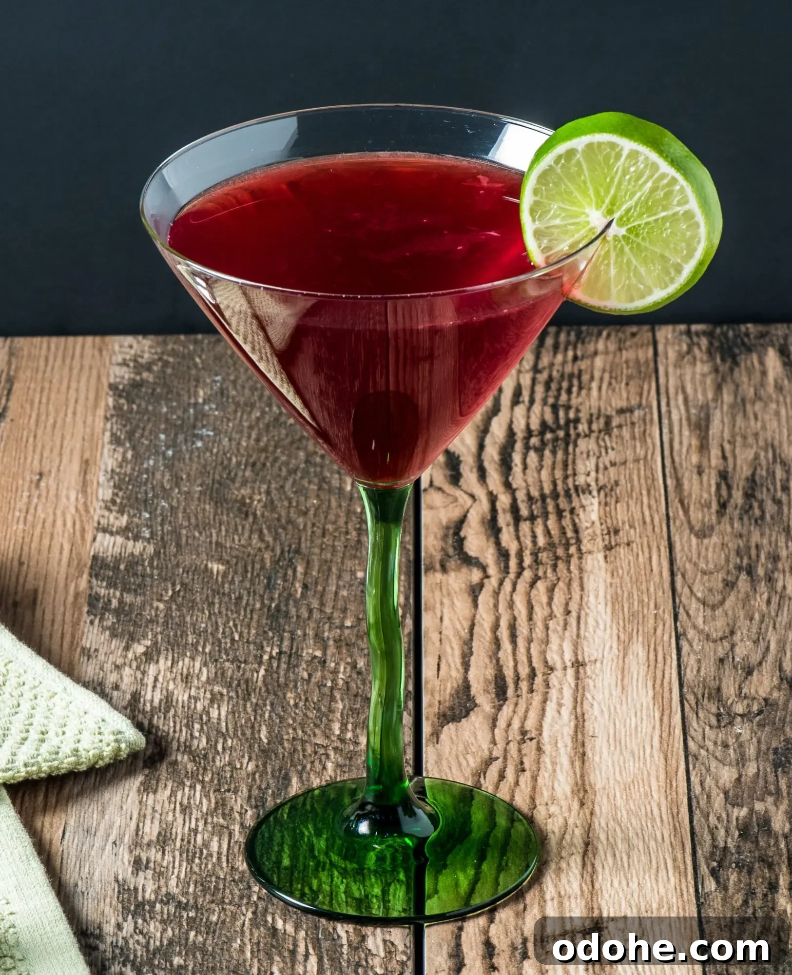 Low-Carb Cosmopolitan Cocktail Recipe: Low-Sugar Vodka Cosmo 4 Two Cosmopolitan glasses