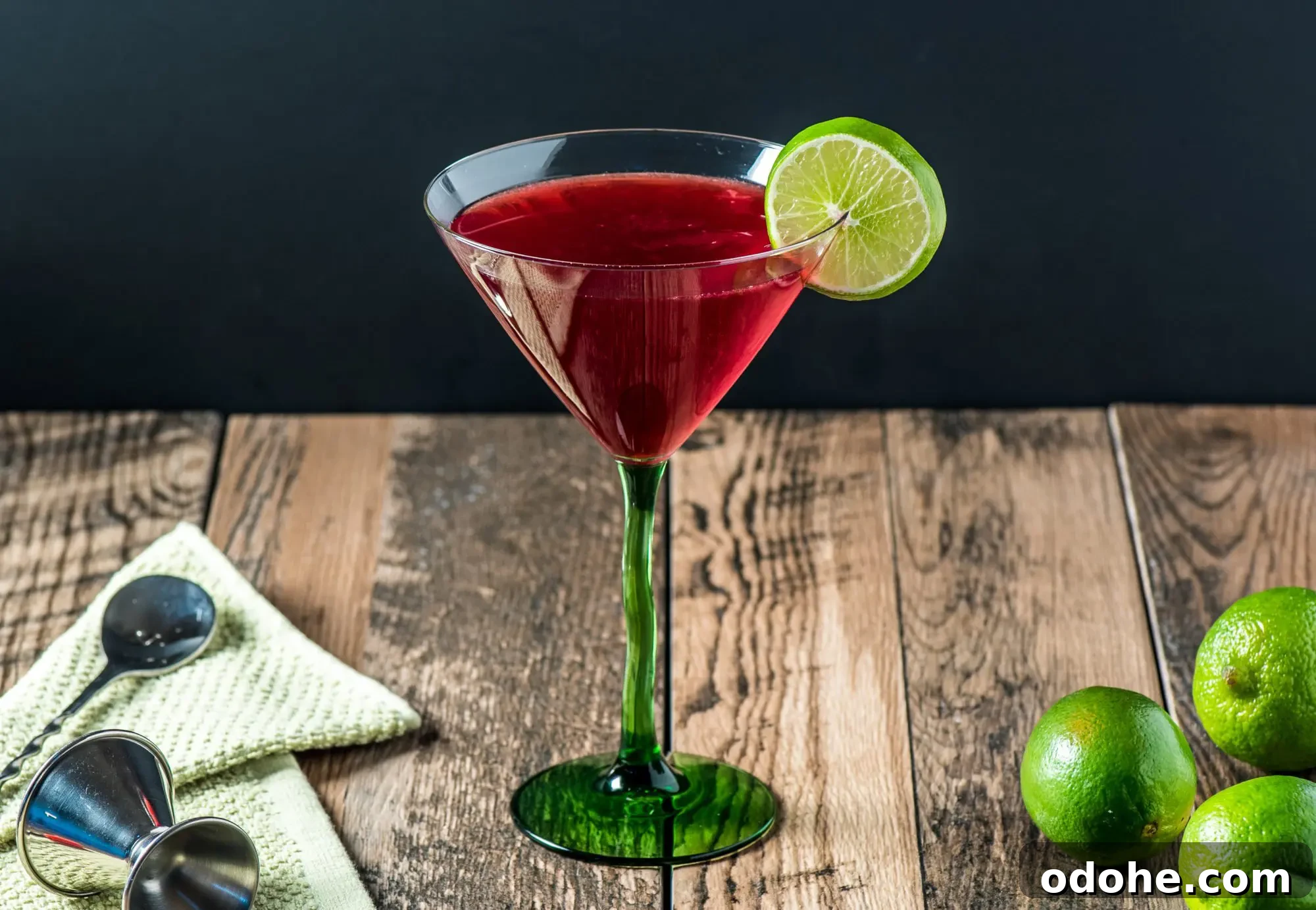 Low-Carb Cosmopolitan Cocktail Recipe: Low-Sugar Vodka Cosmo 8 Single glass