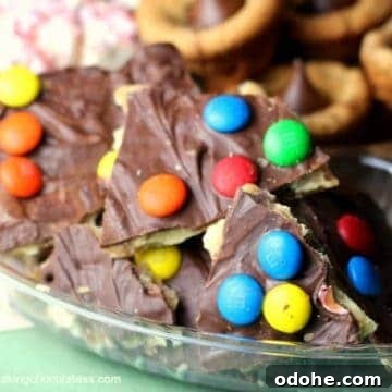 Easy Chocolate & Peanut Butter 'Crack' Toffee