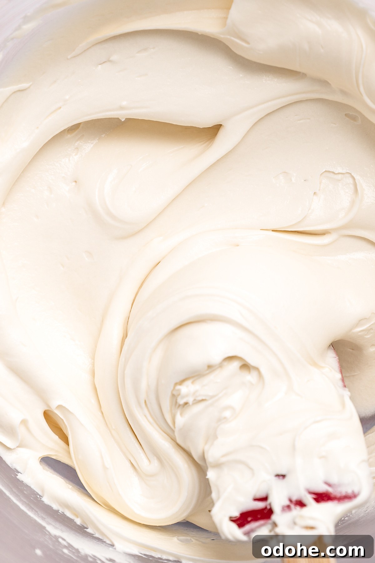 smooth white chocolate buttercream frosting ready to use
