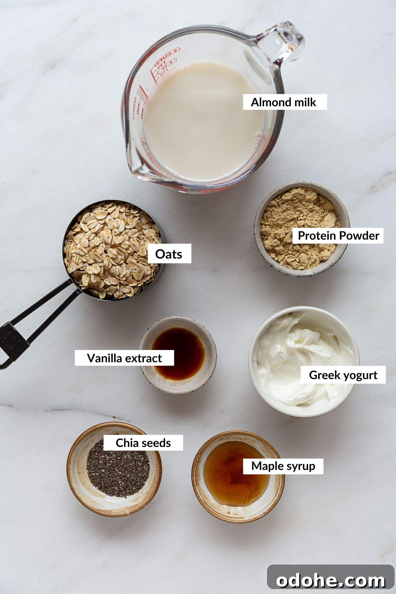 ingredients to make protein overnight oats.