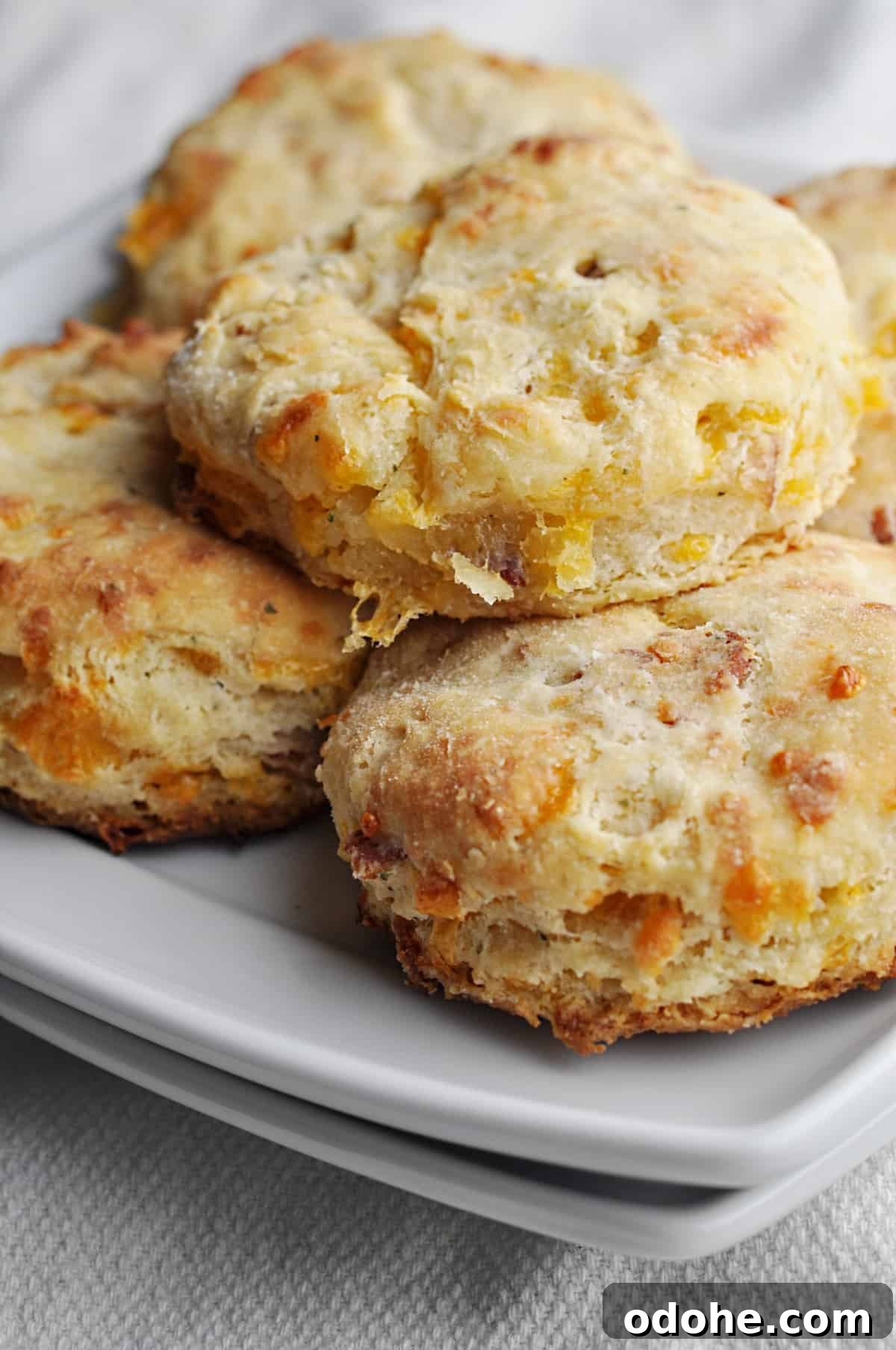 Cheese biscuits with bacon and ranch seasoning