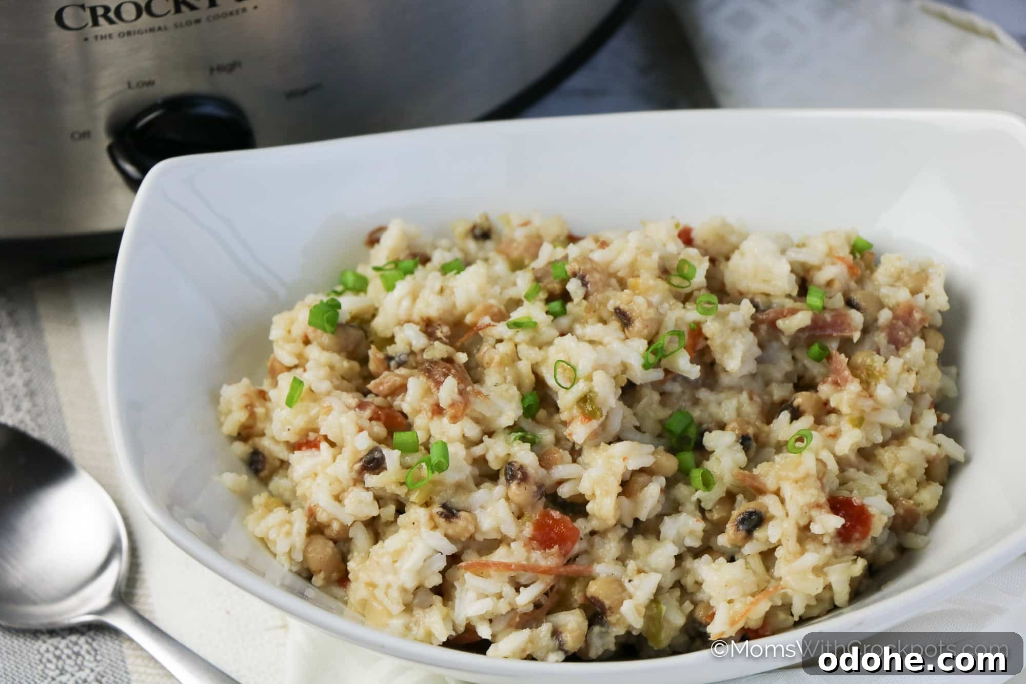 Slow Cooker Hoppin' John Recipe — Classic Southern Black-Eyed Peas 2 Crockpot hopping John in white bowl