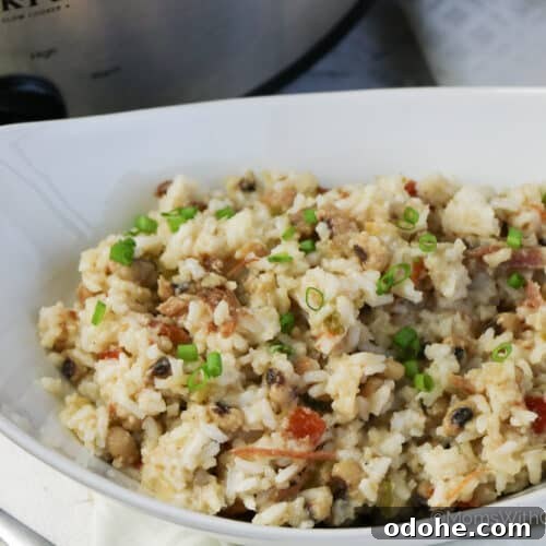 Slow Cooker Hoppin' John Recipe — Classic Southern Black-Eyed Peas 7 img 81895 6