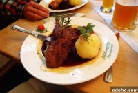 Where to Eat Bavarian Classics in Icking